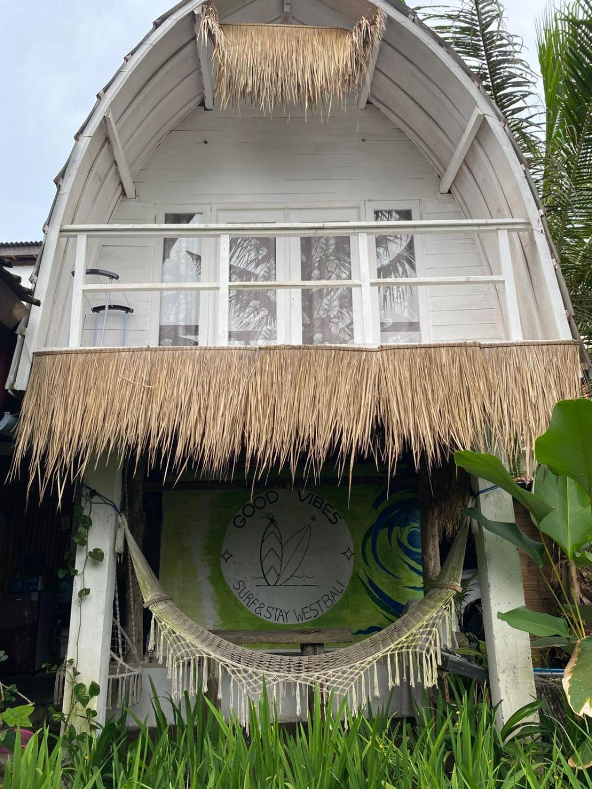 Medewi Good Vibes Stay&Surf Jembrana Oda fotoğraf
